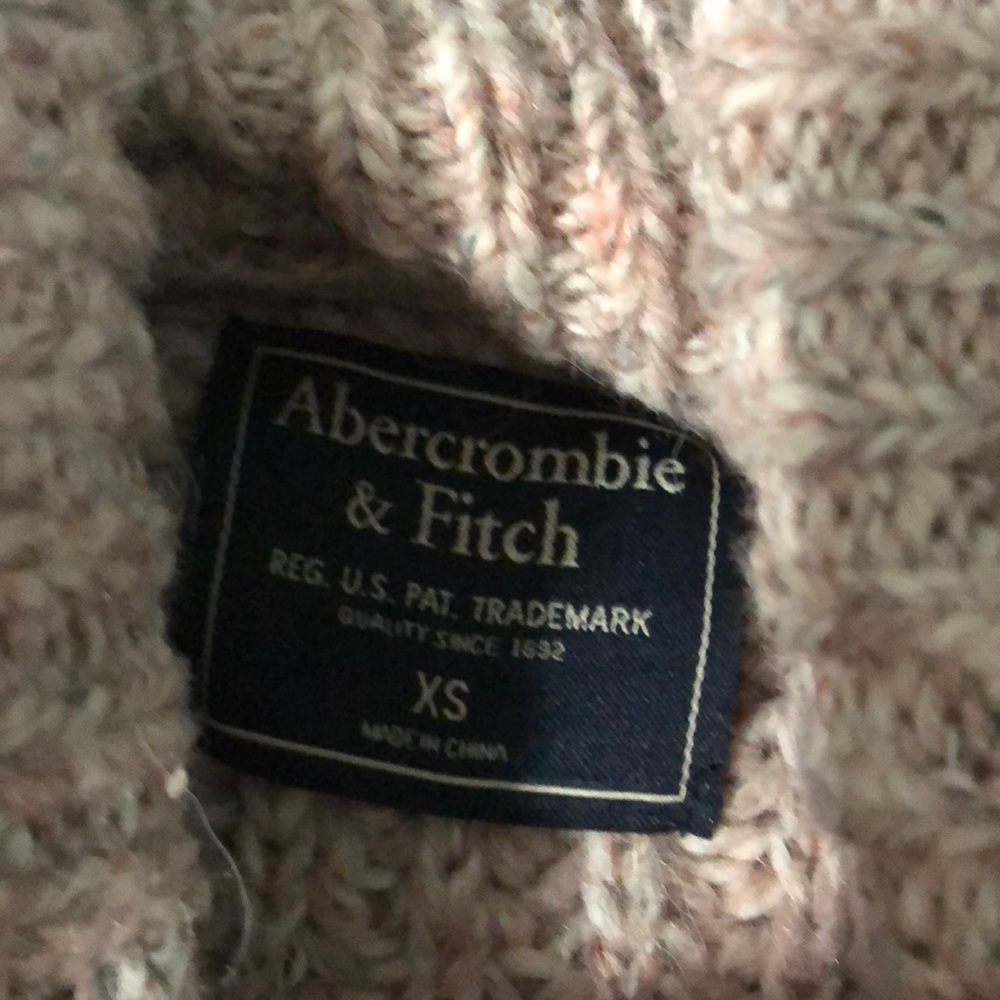 Pink Sweater - Picture 2 of 4